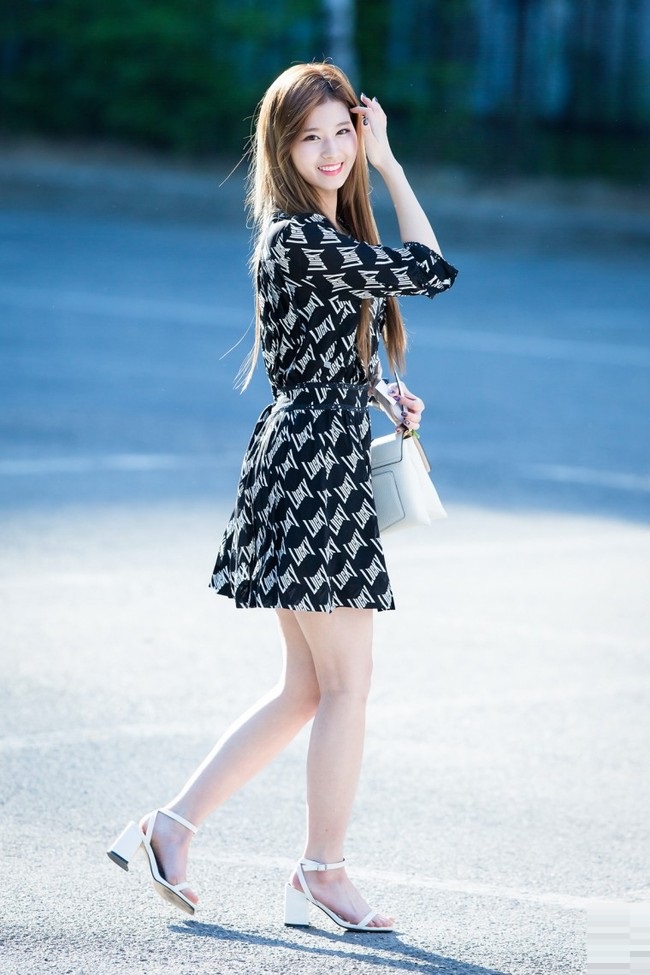 여친룩 사나