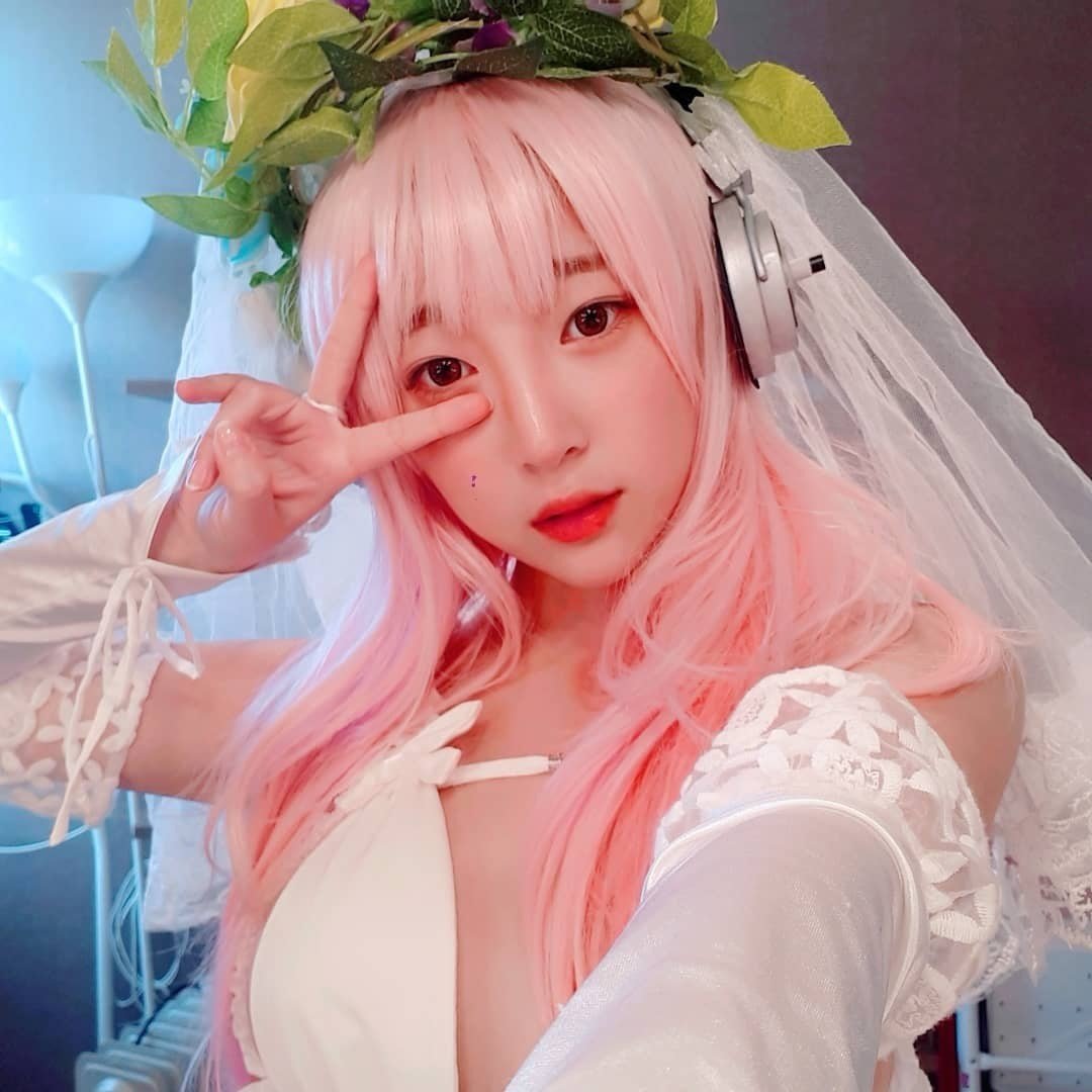 강인경 코스프레