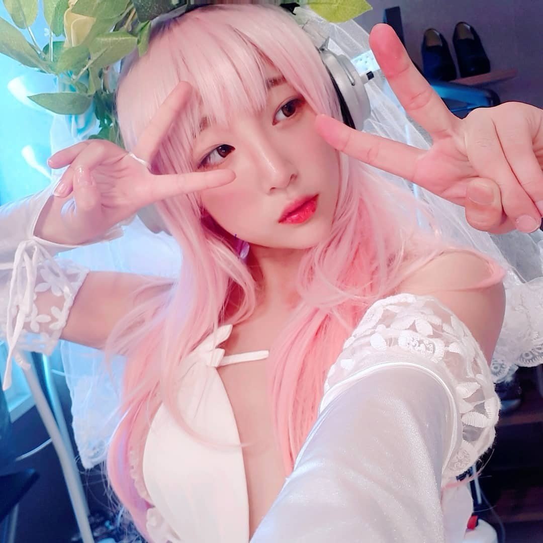 강인경 코스프레