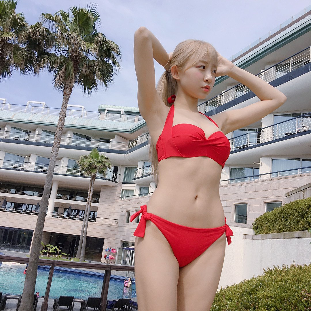 표은지 비키니