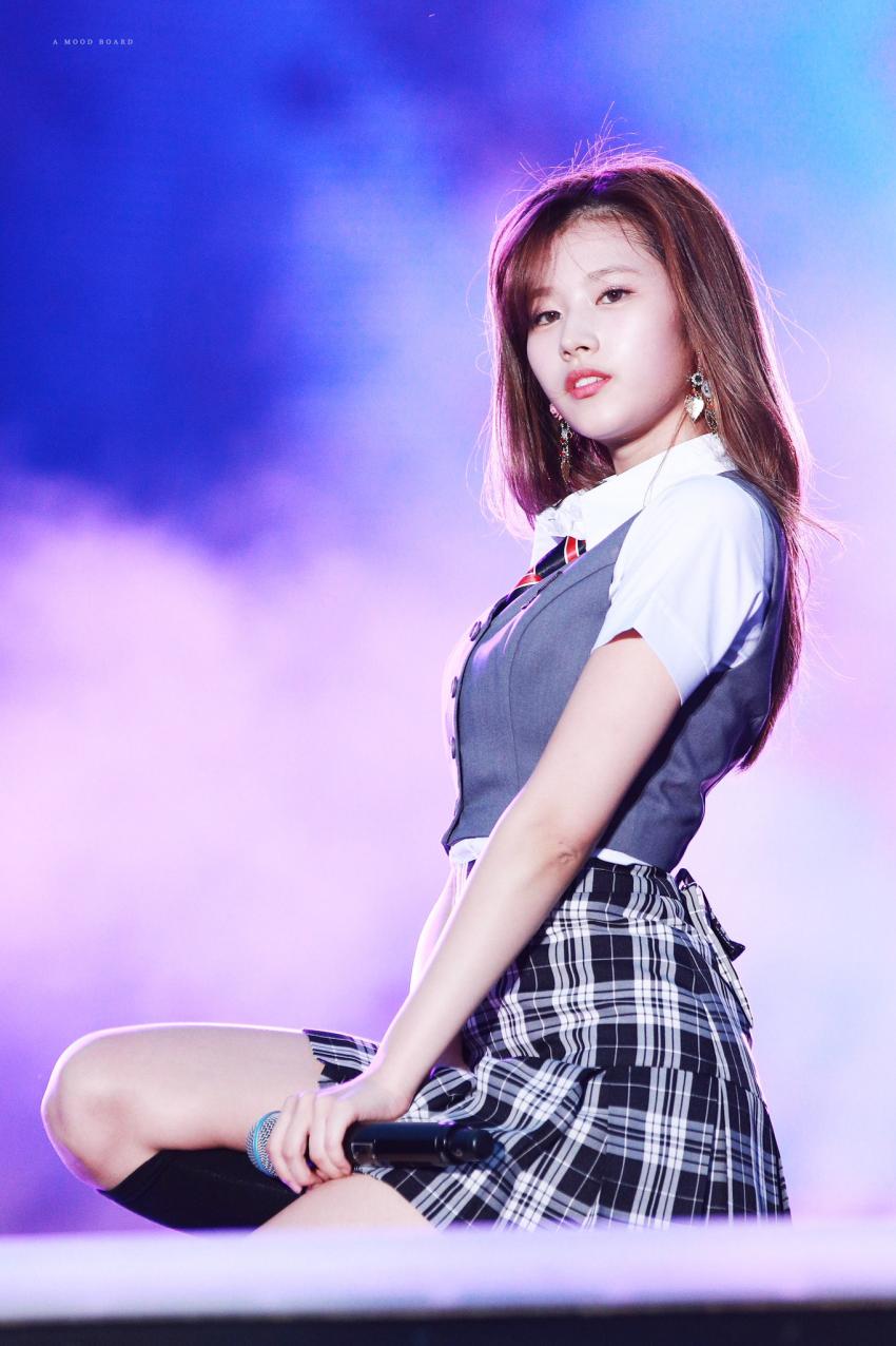 트와이스 사나
