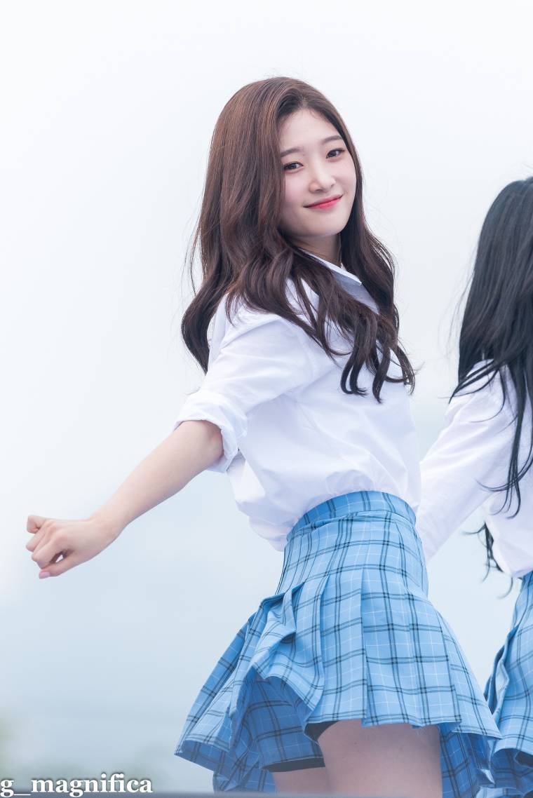 정채연