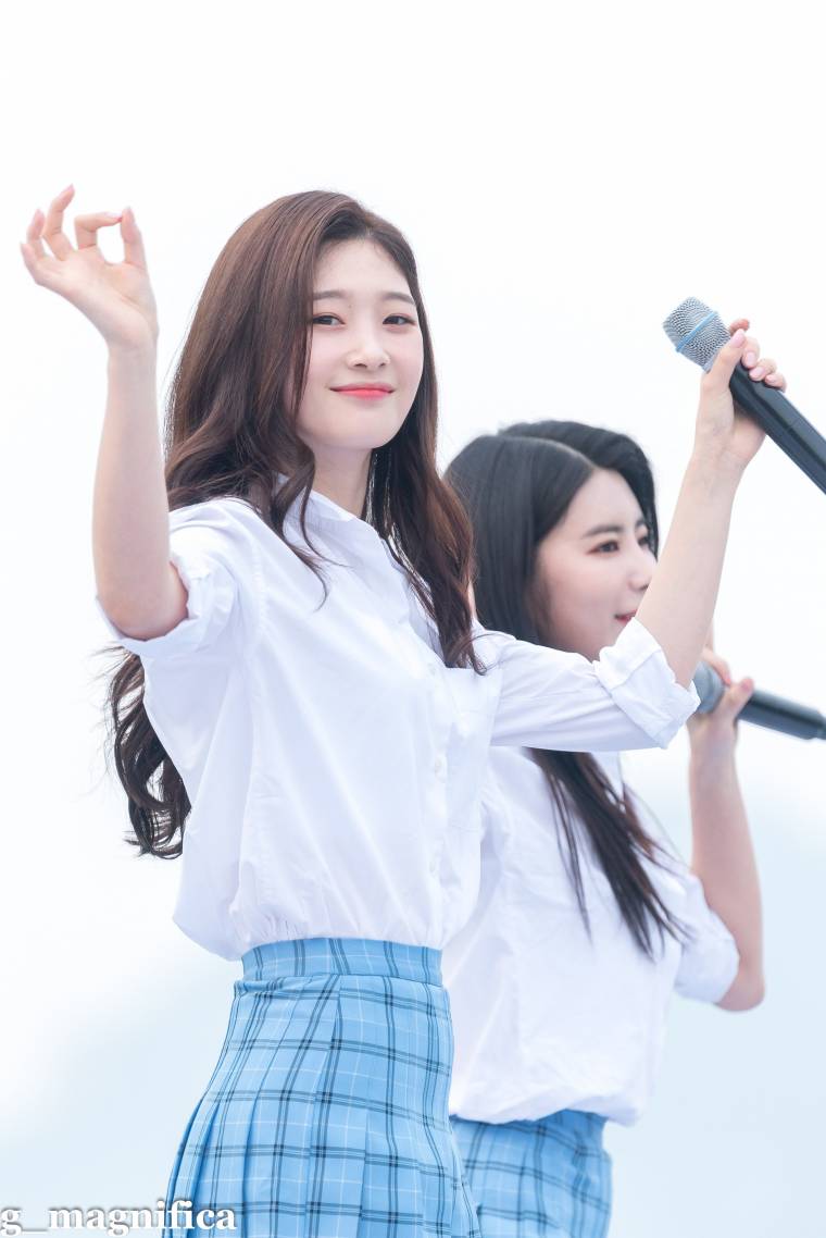 정채연