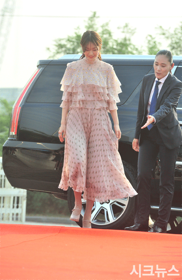 ์ฌ์ด๋ก ํ๊ณ ๋๋ ์ ๋ฏผ์1.gif