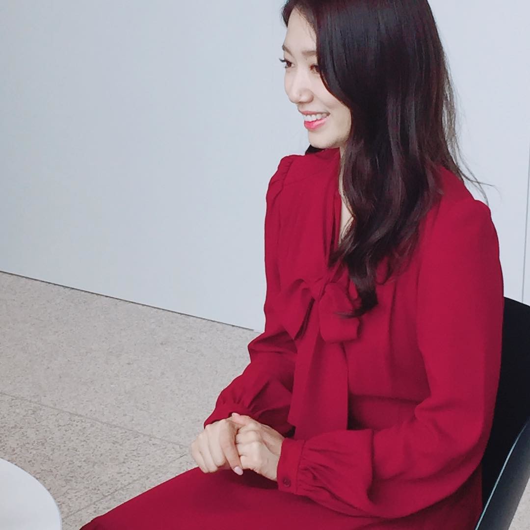 parkshinhye-20180909-052322-000.jpg